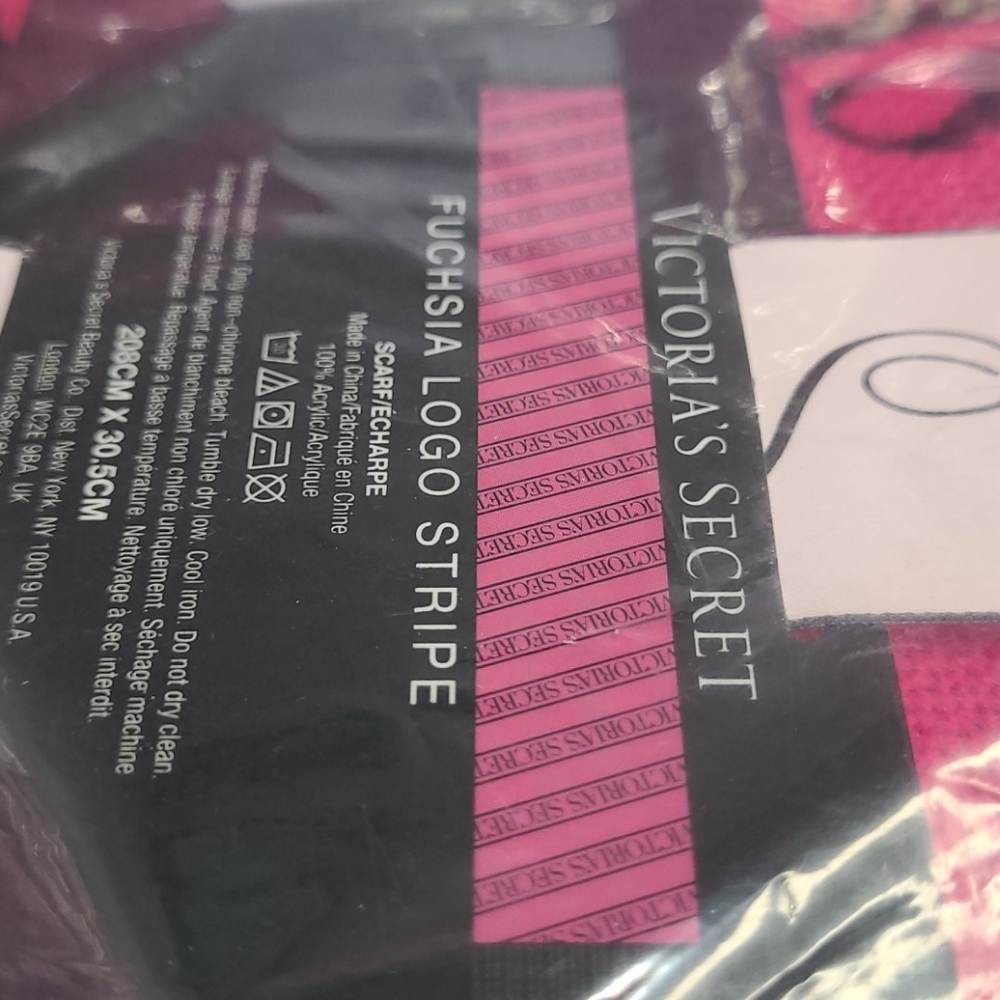 toria's Secret Fuchsia Logo Scarf - Picture 2 of 6
